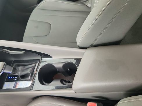 Used 2025 Hyundai Elantra SEL FWD image 19