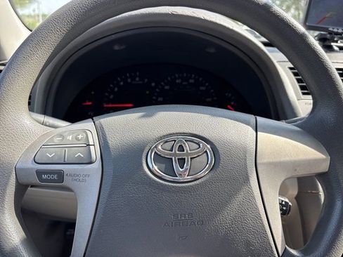 Used 2009 Toyota Camry LE FWD image 23
