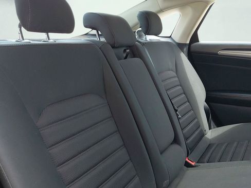 Used 2018 Ford Fusion SE w/ Fusion SE Technology Package FWD image 15