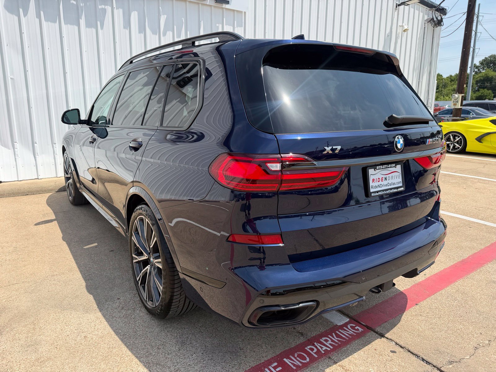 Used 2022 BMW X7 M50i AWD/4WD image 4