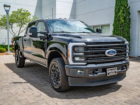 Used 2025 Ford F250 Platinum AWD/4WD image 3