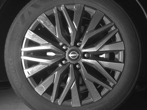 Used 2025 Nissan Altima 2.5 SV image 13