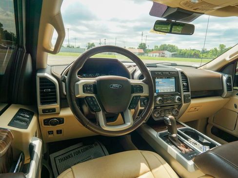 Used 2018 Ford F150 Lariat w/ Equipment Group 502A Luxury AWD/4WD image 15