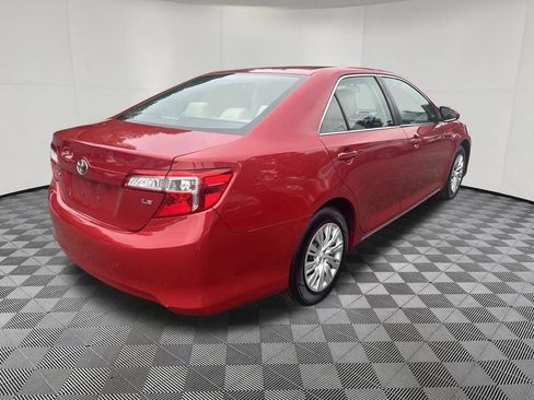 Used 2012 Toyota Camry LE FWD image 5