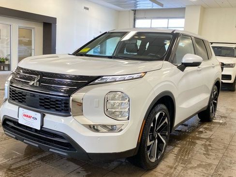 Used 2024 Mitsubishi Outlander SE image 4