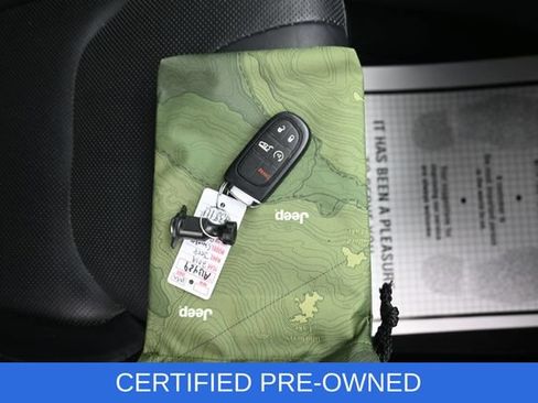 Used 2019 Jeep Cherokee Limited AWD/4WD image 12