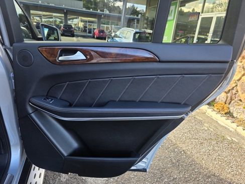 Used 2015 Mercedes-Benz GL 550 4MATIC image 20