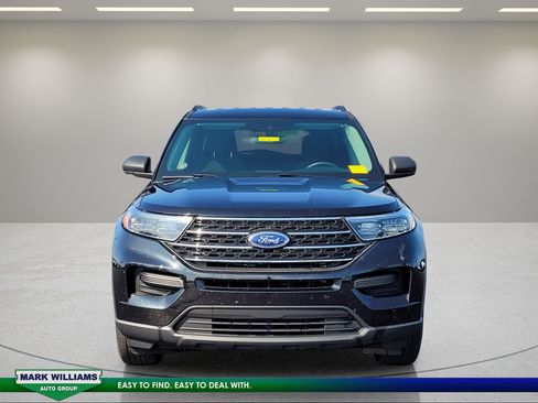 Used 2024 Ford Explorer XLT AWD/4WD image 9