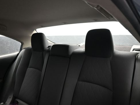 Used 2020 Toyota Corolla LE image 17