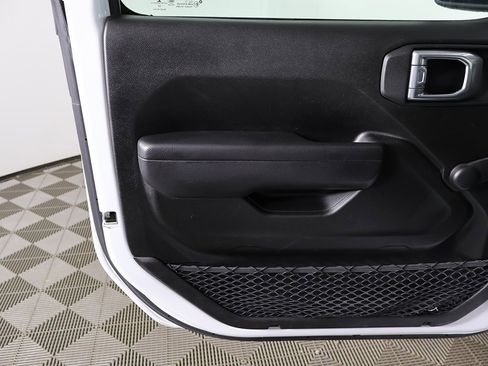 Used 2022 Jeep Wrangler Unlimited Sport image 17