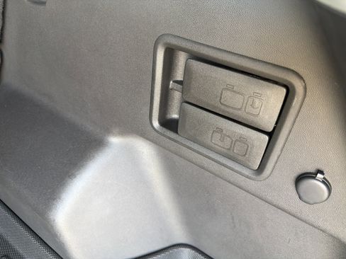 Used 2022 GMC Terrain SLE w/ Driver Convenience Package FWD image 21
