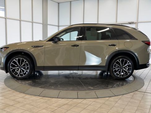 Certified 2025 MAZDA CX-70 Plug-In Hybrid w/ Premium Pkg image 5