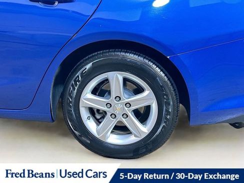 Used 2023 Chevrolet Malibu LT FWD image 5