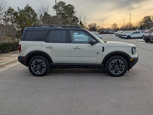 Certified 2025 Ford Bronco Sport Outer Banks w/ Outer Banks Tech Package+ image 3