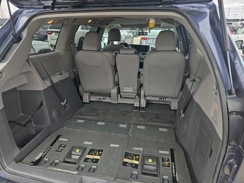 Used 2016 Toyota Sienna XLE FWD image 10