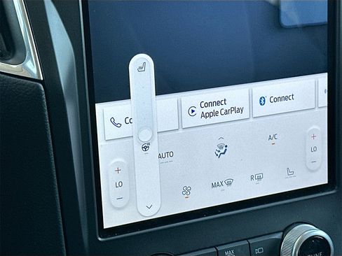 Used 2021 Ford Edge Titanium image 20