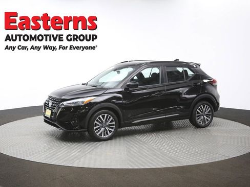 Used 2024 Nissan Kicks SR image 57