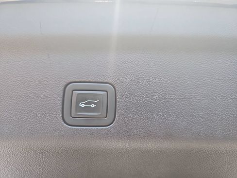 Certified 2021 GMC Yukon Denali w/ Denali Premium Package AWD/4WD image 17