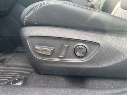 Used 2022 Toyota RAV4 XLE Premium AWD/4WD image 18
