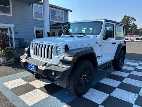 Used 2022 Jeep Wrangler Sport AWD/4WD image 2