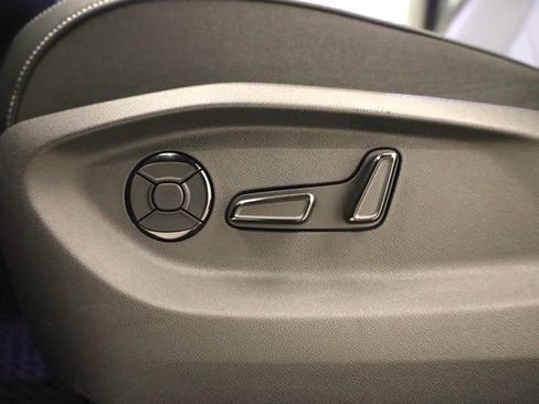 New 2026 Volkswagen Tiguan SE AWD/4WD image 11