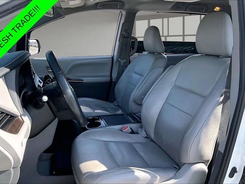 Used 2020 Toyota Sienna XLE Premium AWD/4WD image 20