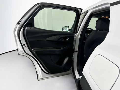 Used 2024 Chevrolet TrailBlazer LS image 25
