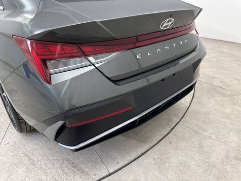 Used 2025 Hyundai Elantra SEL FWD image 20
