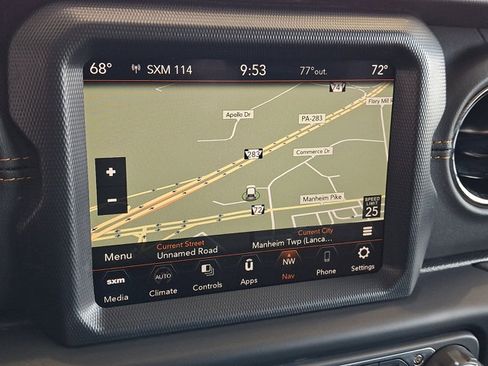 Used 2023 Jeep Gladiator Overland AWD/4WD image 17