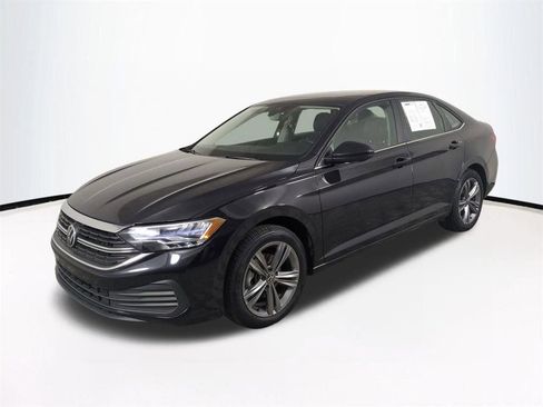 Used 2024 Volkswagen Jetta SE FWD image 9