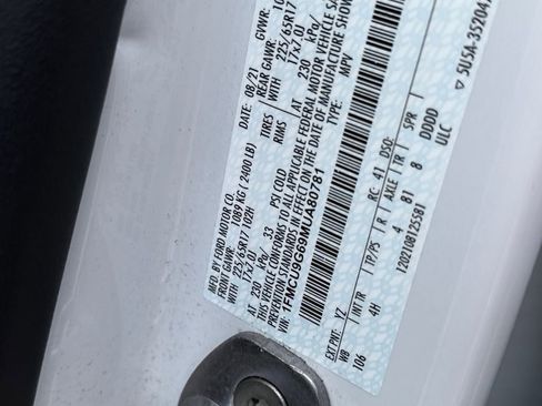 Certified 2021 Ford Escape SE image 18