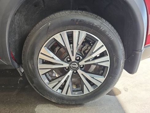 Used 2022 Nissan Rogue SV AWD/4WD image 30