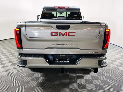 Used 2024 GMC Sierra 2500 AT4 w/ AT4 Premium Plus Package image 4