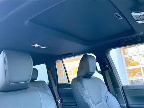 Used 2024 Lexus GX 550 w/ Cold Area Package AWD/4WD image 28