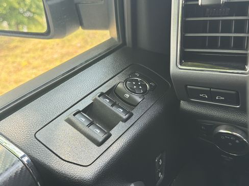 Used 2020 Ford F150 XLT w/ Equipment Group 302A Luxury AWD/4WD image 23