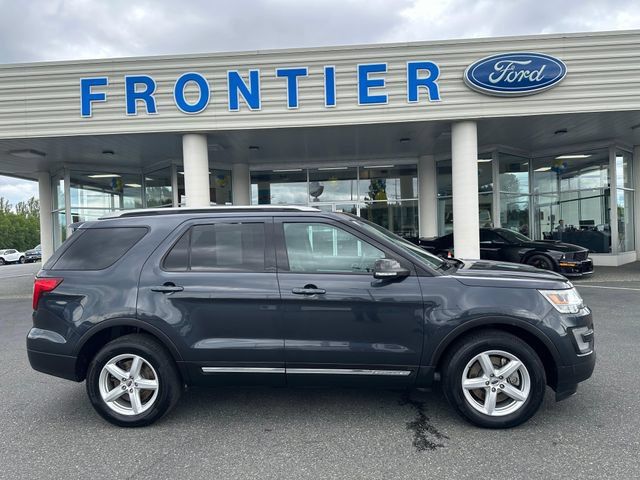 Used 2017 Ford Explorer XLT w/ Equipment Group 202A AWD/4WD image 1