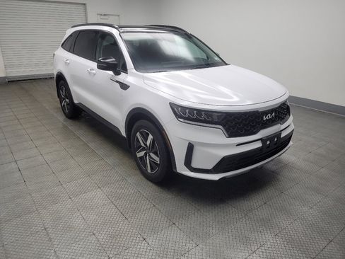 Used 2022 Kia Sorento S w/ Panoramic Sunroof Package FWD image 11