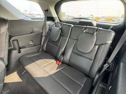 Used 2023 Ford Explorer XLT w/ Equipment Group 202A AWD/4WD image 13