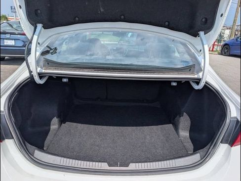 Used 2024 Chevrolet Malibu LT FWD image 19