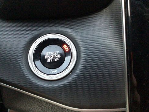 Used 2024 Jeep Grand Cherokee Altitude image 17