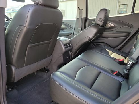 Used 2024 GMC Terrain SLT AWD/4WD image 16