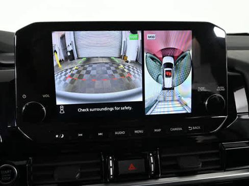 Used 2023 Nissan Pathfinder SL w/ Lighting Package (N92) image 4