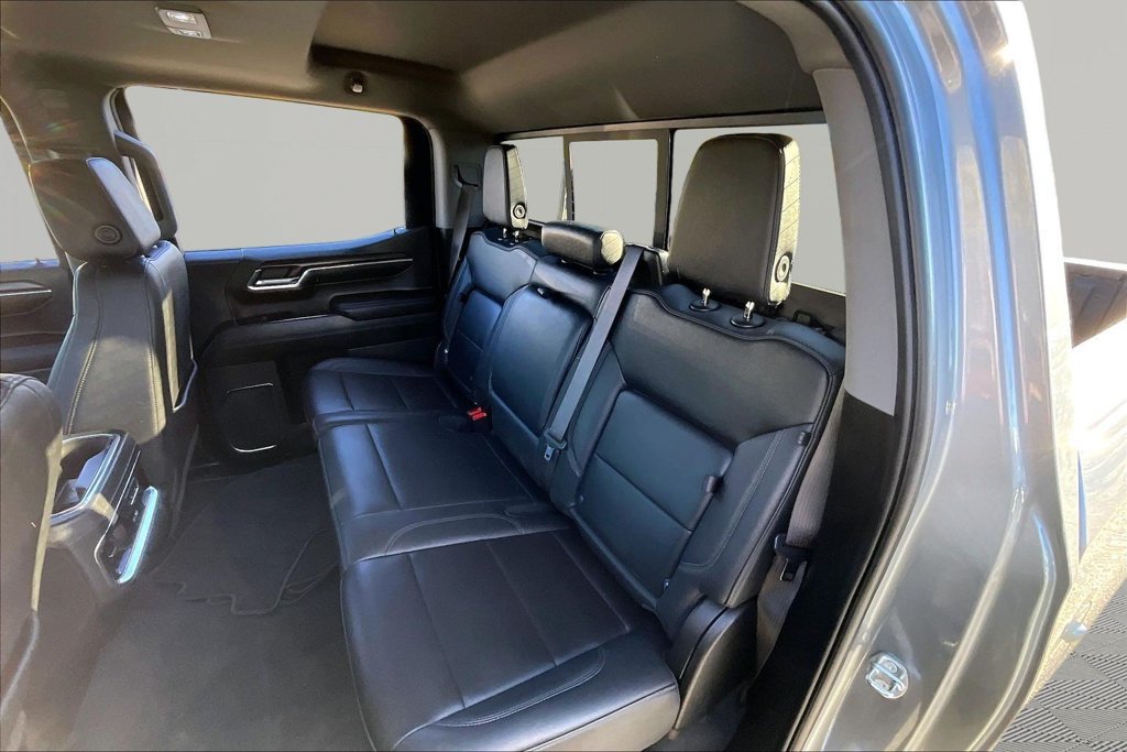 Used 2024 GMC Sierra 1500 SLT w/ SLT Premium Plus Package AWD/4WD image 16