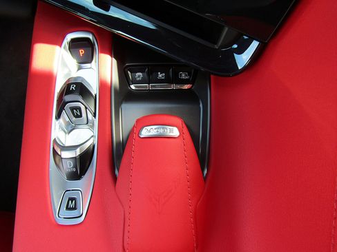 Used 2025 Chevrolet Corvette E-Ray w/ Stealth Interior Trim Package AWD/4WD image 18