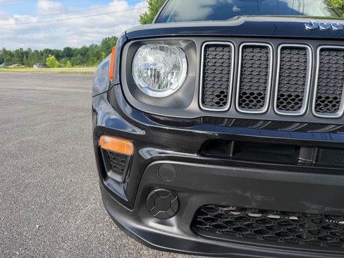 Used 2023 Jeep Renegade Latitude AWD/4WD image 5