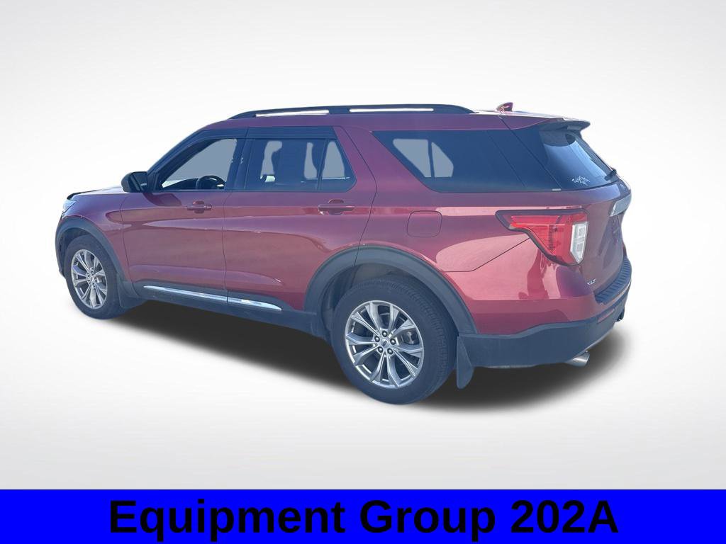 Used 2020 Ford Explorer XLT w/ Equipment Group 202A AWD/4WD image 3