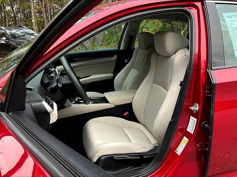 Used 2019 Honda Accord LX image 19