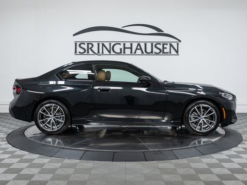 Used 2025 BMW 230i xDrive Coupe w/ Convenience Package image 4