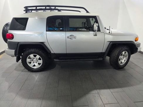 Used 2007 Toyota FJ Cruiser 4WD image 6