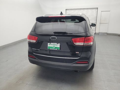 Used 2018 Kia Sorento AWD image 7